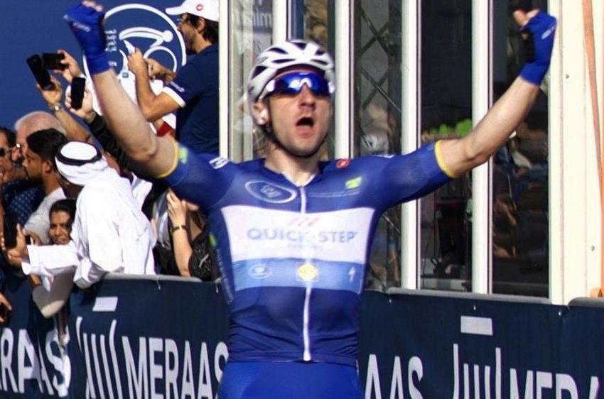 Viviani brucia tutti in volata e vince la seconda tappa del Giro in Israele