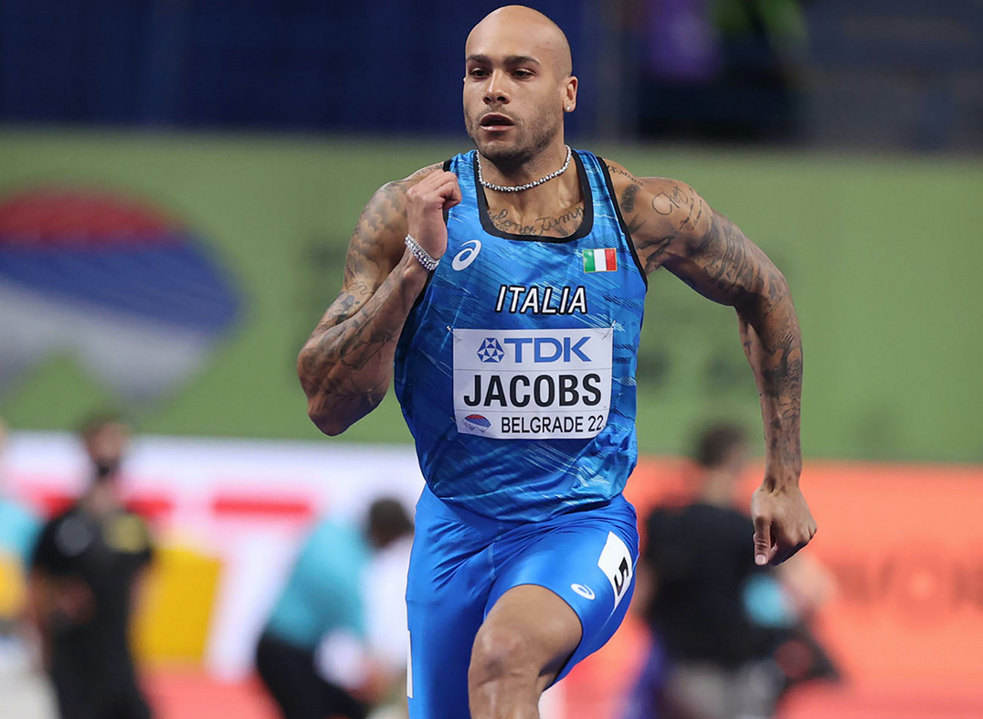 Fenomenale Jacobs! L'olimpionico di Tokyo è Campione del Mondo indoor nei 60 metri. Malagò: "Un lampo tricolore che sfreccia nella storia. Orgogliosi di te!" 