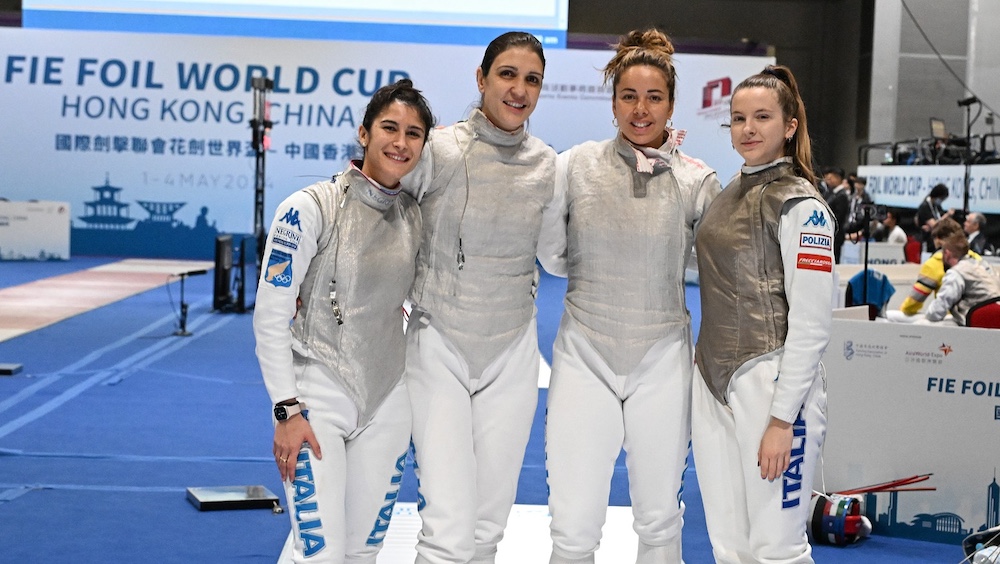 Coppa del Mondo di fioretto: l’Italia vince la prova a squadre femminile di Hong Kong, secondi gli azzurri