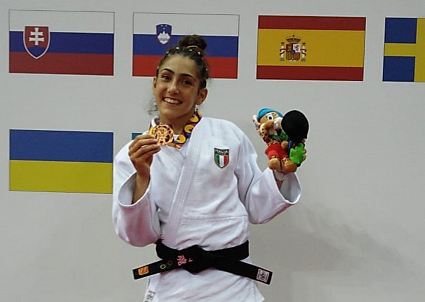 EYOF: prima medaglia dal judo, Avanzato di bronzo nei 48 kg
