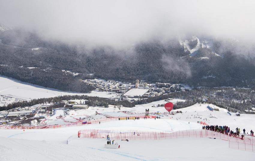 Mondiali, a St. Moritz vince la nebbia e cambia il programma: domani le discese uomini e donne