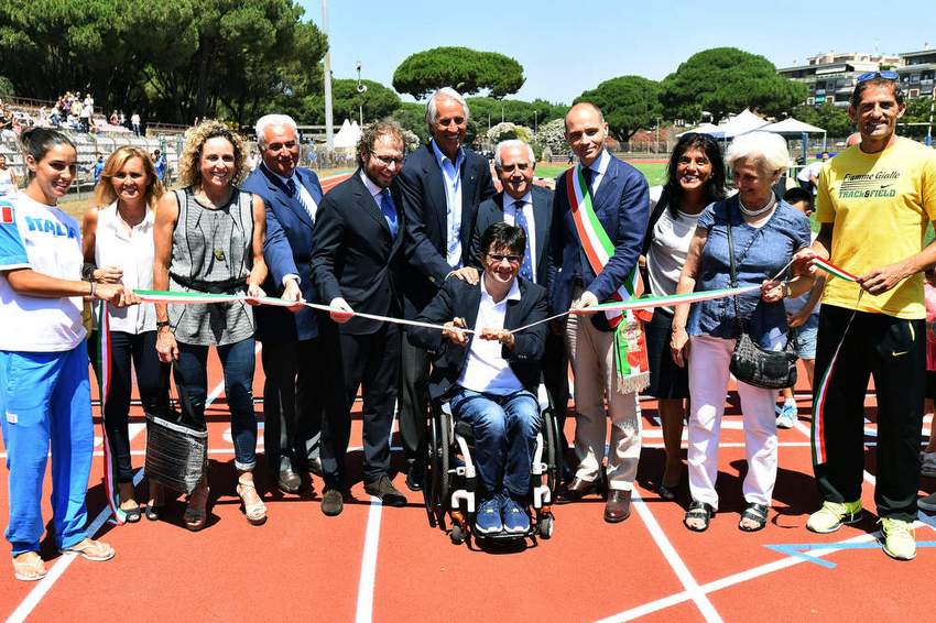 Inaugurato lo Stadio "Giannattasio" di Ostia. Malagò: "era doveroso intervenire. Qui c'è fame di sport"