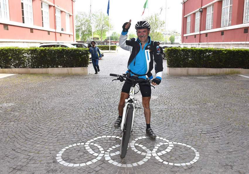  Lisboa2Baku: Cyclist Cristovao makes a stop at the Foro Italico