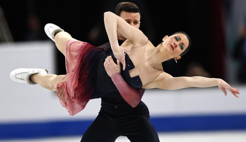 In Francia la terza tappa stagionale del Grand Prix: sette azzurri in gara sul ghiaccio di Angers