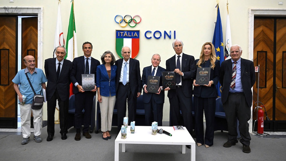Presentato il libro di Pescante e Mei. Malagò: “Valore aggiunto alle imprese dell’Italia ai Giochi Olimpici”
