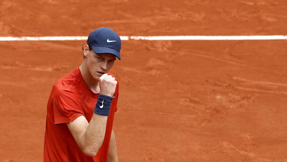 Sinner in semifinale al Roland Garros e nuovo numero 1 del mondo: è il primo italiano della storia in vetta al ranking ATP
