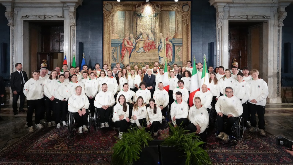  President Mattarella hands the Tricolour to the flag bearers of Milano Cortina 2026: “Italy will be with you” 