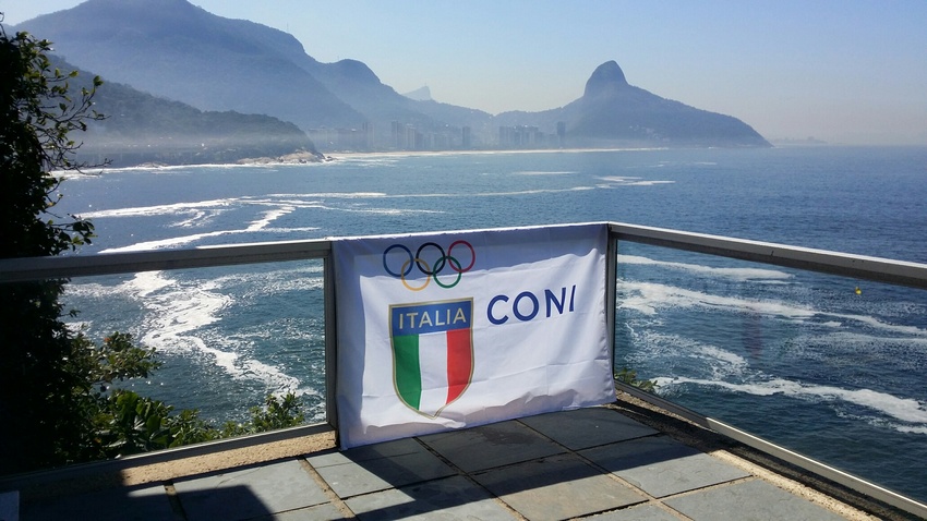 Rio 2016: meno un anno. Bandiera CONI a Casa Italia