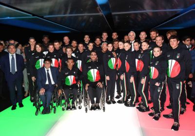 Addio a Giorgio Armani, le divise più belle disegnate per l'Italia Team