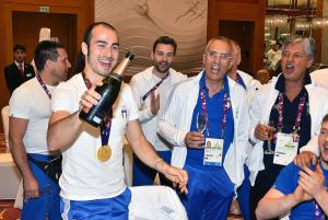 festeggiamentiboxenuotoschermamezzelanigmt025