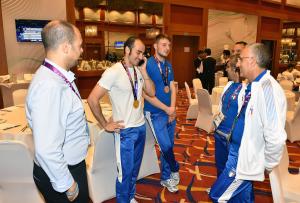 festeggiamentiboxenuotoschermamezzelanigmt051