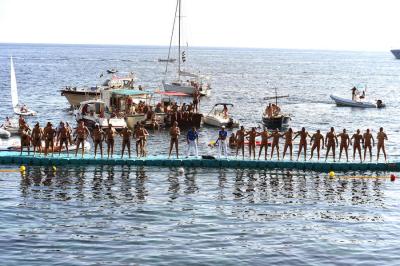 Settebello contro la Spagna davanti ai Faraglioni di Capri