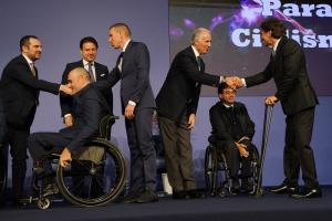 collari_doro_foto_mezzelani_pagliaricci_gmt229_-_copia_20191216_1844585797