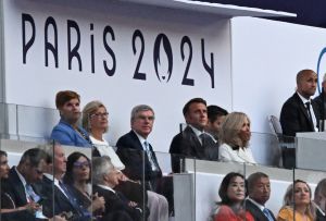 cerimonia chiusura bach macron ph bizzi agu