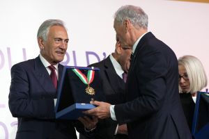 0418 collari oro lpg01755 ph di tondo pagliaricci coni 