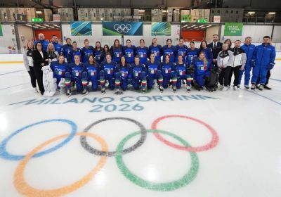 Hockey su ghiaccio: la Nazionale femminile si allena a Milano in vista del debutto