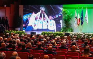 coni 0085 collari d oro sfe08499 copia simone ferraro ph