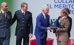 coni 0106 collari d oro sfe08739 copia simone ferraro ph