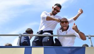 160622 106 consegna tricolore Foto Mezzelani-Carbone GMT