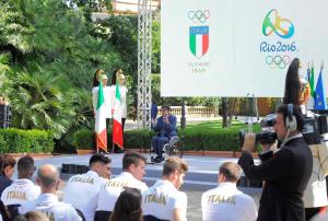 160622 129 consegna tricolore Foto Mezzelani-Carbone GMT