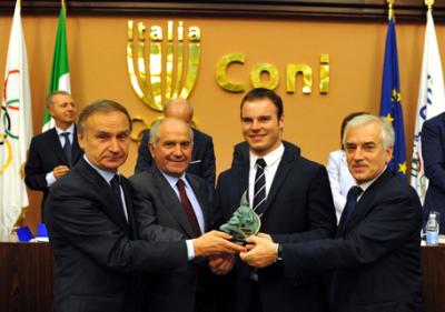 Riunione del Consiglio Nazionale. Il Presidente Petrucci consegna il premio CIO Sport come fonte di ispirazione per i giovani allolimpionico Razzoli
