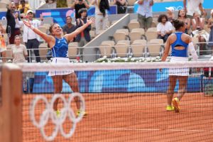 oro tennis doppio errani sara   paolini jasmine ita vs andreeva mirra   shnaider diana ain sfe00408 simone ferraro ph