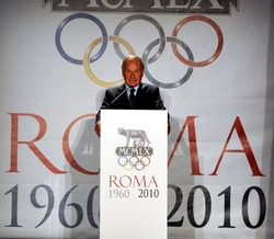 ROMA 1960: Grande cerimonia in Campidoglio per l'inizio delle celebrazioni del Cinquantenario, accesa la fiaccola olimpica. L'emozione del Presidente Petrucci: "Un sogno che siamo pronti a rivivere"
