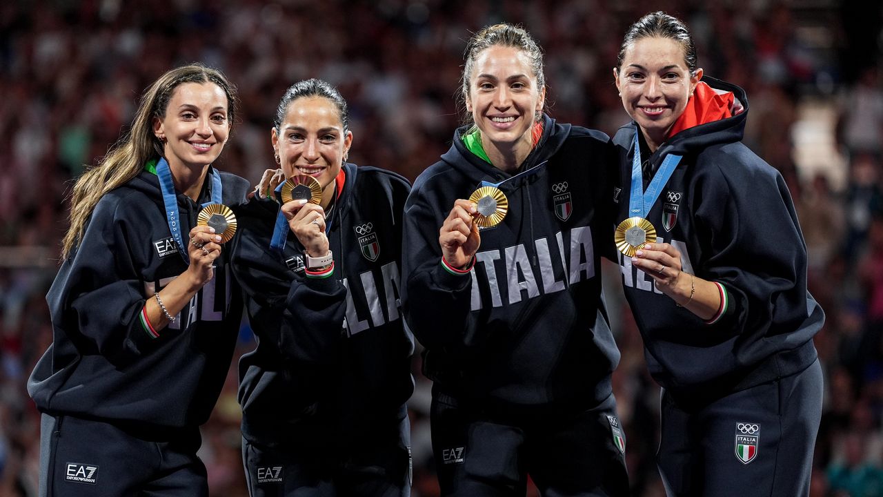 Spadiste azzurre regine del Grand Palais: superata la Francia all'overtime nella finale per l'oro