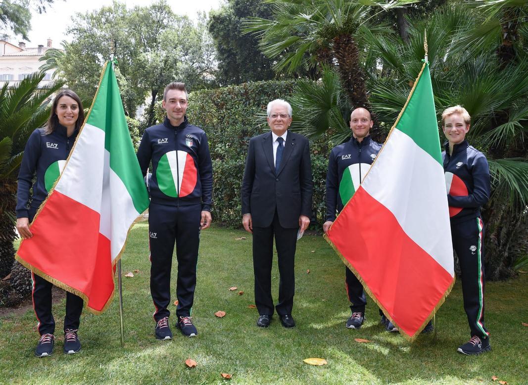 Il Presidente Mattarella consegna il tricolore agli alfieri olimpici e paralimpici