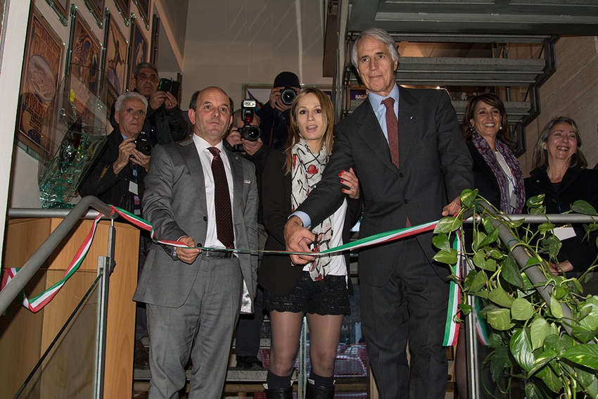 Malagò e Fabbricini all'inaugurazione della mostra delle fiaccole olimpiche a Cosenza