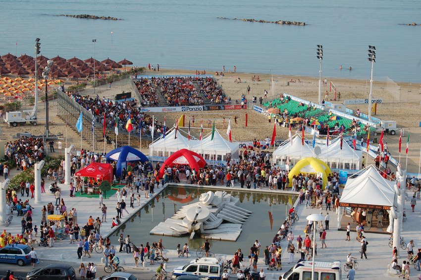 Prima edizione dei Mediterranean Beach Games. 105 azzurri in gara