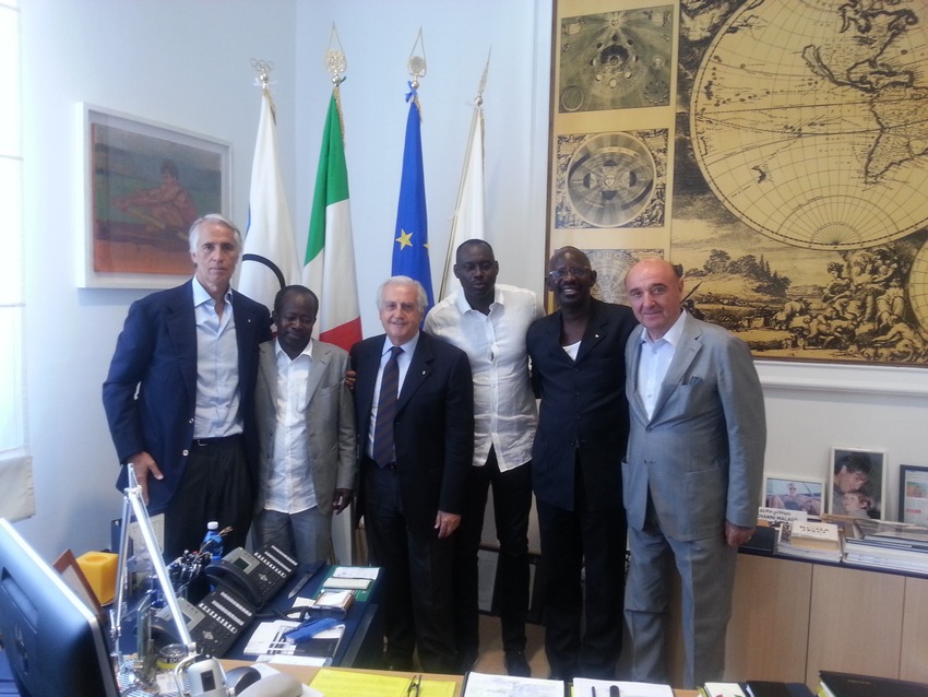 Malagò and Mamadou Ndiaye Diagna sign the sport cooperation agreement between Italy and Senegal