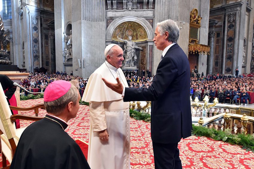 Emozionante messa degli sportivi a San Pietro, Papa Francesco benedice la candidatura di Roma 2024